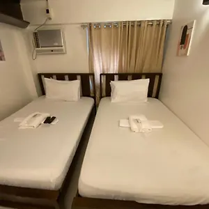 Guest house E Relaxed Haven Transient House, Pasay